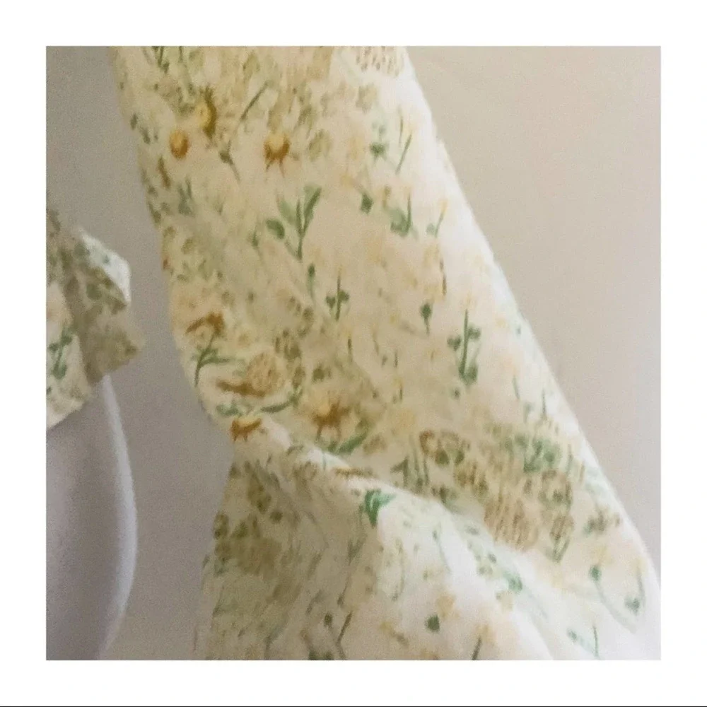 H&M Cottage Core Ruched Cropped Blouse Tie Front Cream & Yellow Size Medium - Picture 11 of 15